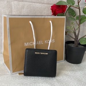 ✅SALE❤️‍🔥🆕Michael Kors Wallet.